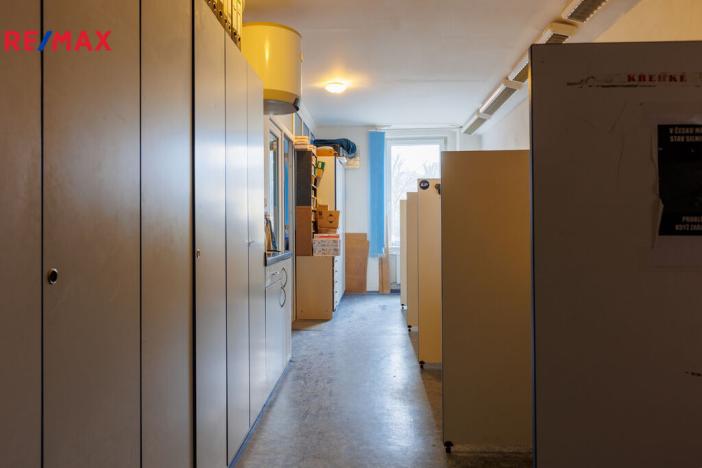 Prodej výrobních prostor, Karlovy Vary - Rybáře, Sokolovská, 1766 m2