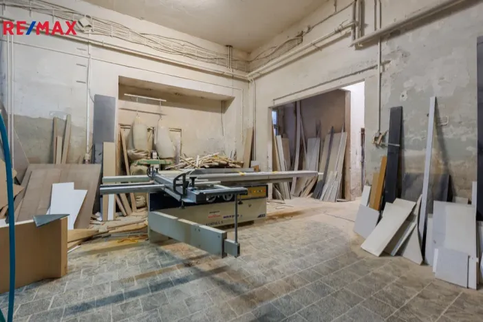 Prodej výrobních prostor, Karlovy Vary - Rybáře, Sokolovská, 1766 m2