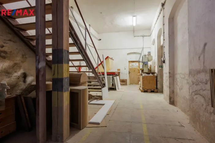 Prodej výrobních prostor, Karlovy Vary - Rybáře, Sokolovská, 1766 m2