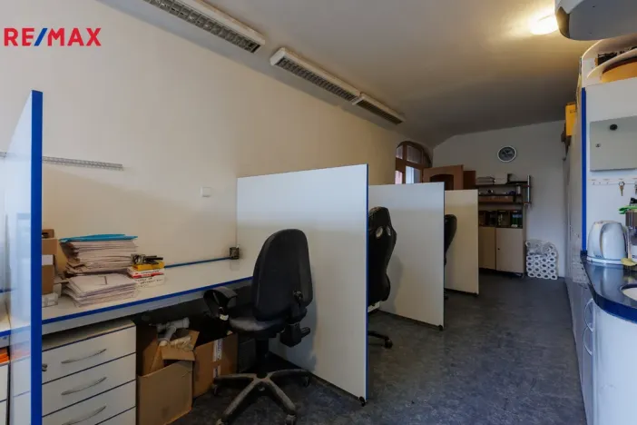 Prodej výrobních prostor, Karlovy Vary - Rybáře, Sokolovská, 1766 m2