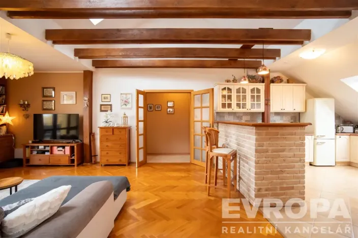 Prodej rodinného domu, Praha - Lipence, Josefa Houdka, 958 m2