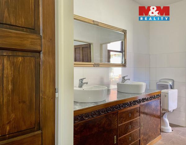 Pronájem restaurace, Blatná, náměstí Míru, 300 m2