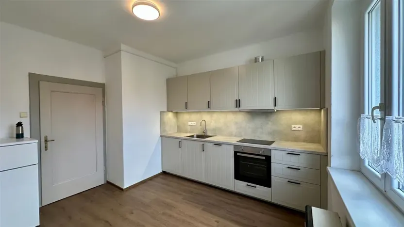 Pronájem bytu 2+1, Cheb, Májová, 63 m2