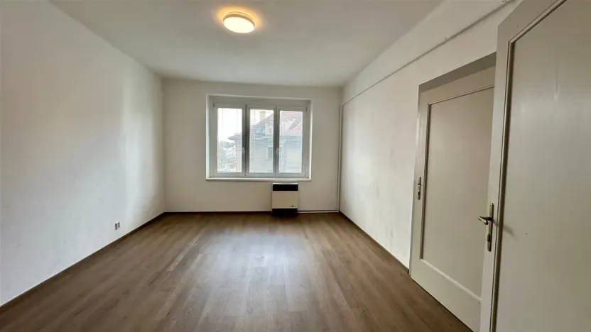 Pronájem bytu 2+1, Cheb, Májová, 63 m2