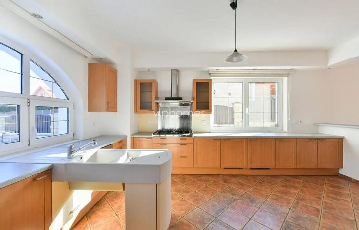 Pronájem vily, Praha - Nebušice, 360 m2