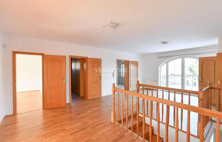 Pronájem vily, Praha - Nebušice, 360 m2