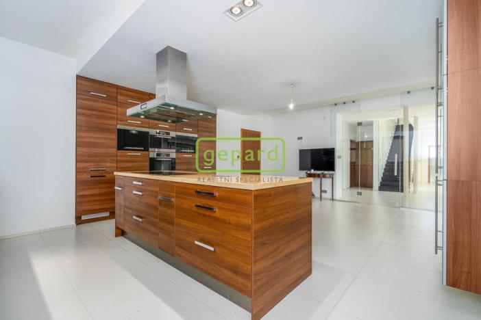 Prodej vícegeneračního domu, Kounice, 636 m2