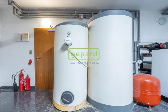 Prodej vícegeneračního domu, Kounice, 636 m2