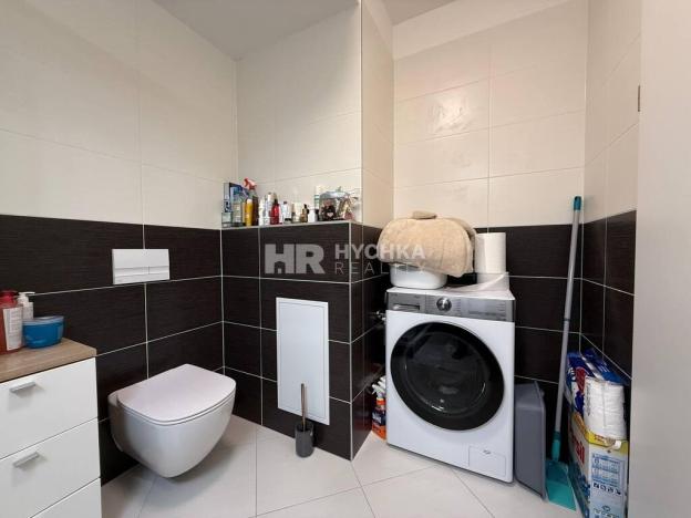 Pronájem bytu 1+kk, Praha - Třebonice, Thomasova, 32 m2