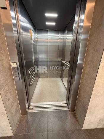 Pronájem bytu 1+kk, Praha - Třebonice, Thomasova, 32 m2