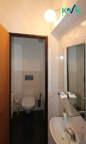 Pronájem kanceláře, Karlovy Vary, K. Čapka, 60 m2