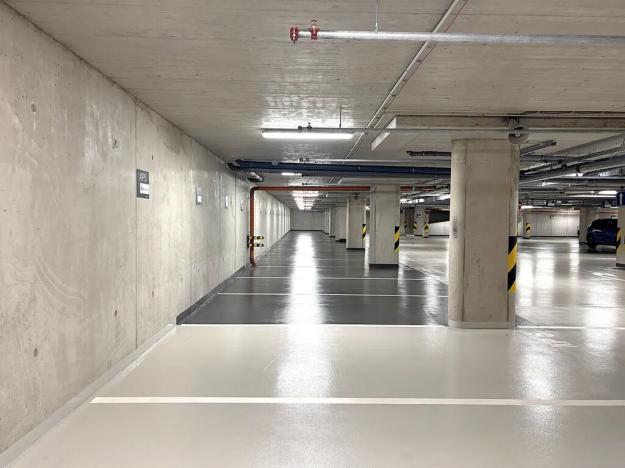 Pronájem garážového stání, Praha - Vysočany, Hindlova, 14 m2