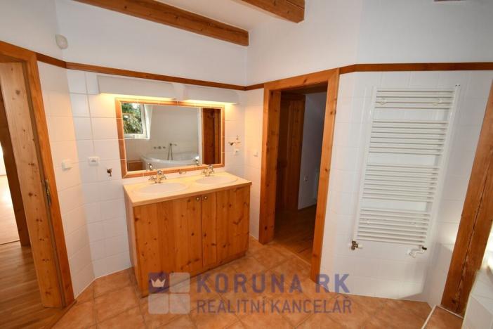 Prodej vily, Lišov, Topolová, 321 m2