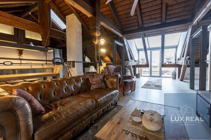 Prodej atypického bytu, Mikulov, Komenského, 164 m2