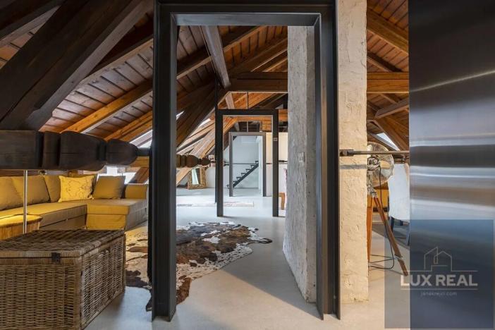 Prodej atypického bytu, Mikulov, Komenského, 164 m2