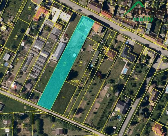 Prodej pozemku, Kroměříž, 2701 m2