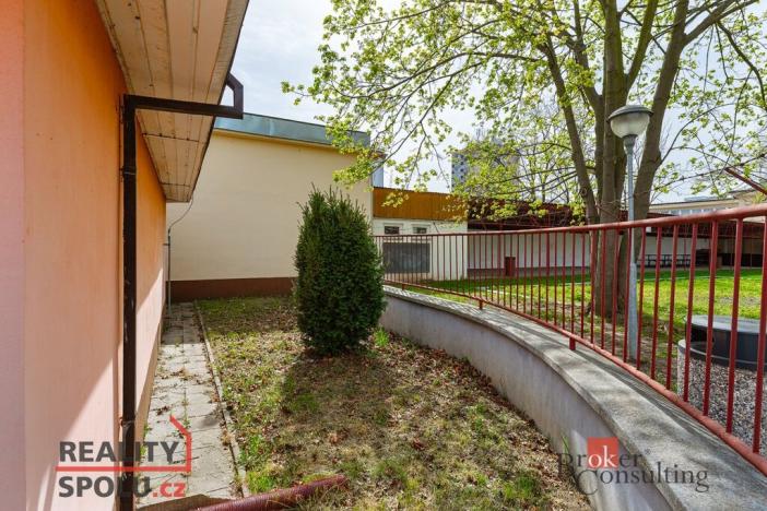 Pronájem obchodního prostoru, Kralupy nad Vltavou - Lobeček, Dr. E. Beneše, 58 m2