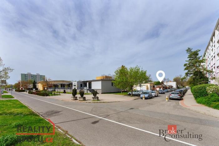 Pronájem obchodního prostoru, Kralupy nad Vltavou - Lobeček, Dr. E. Beneše, 58 m2