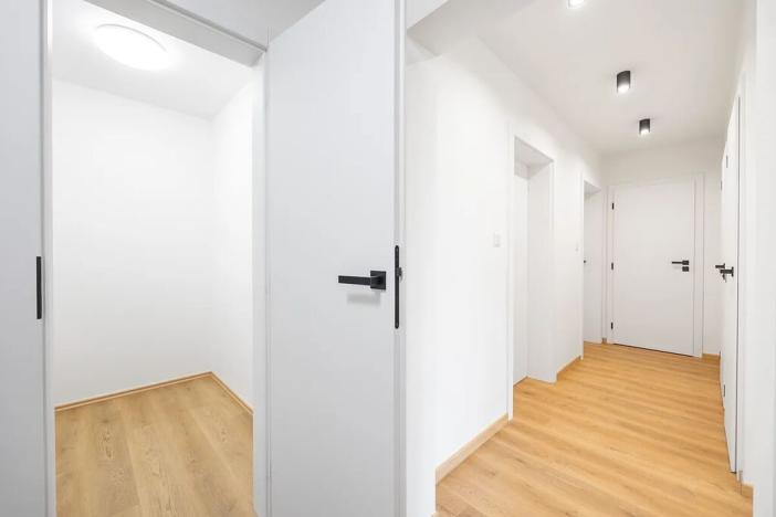 Prodej bytu 3+kk, Praha - Prosek, Vysočanská, 82 m2