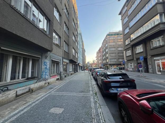 Prodej bytu 2+kk, Praha - Holešovice, Veverkova, 55 m2