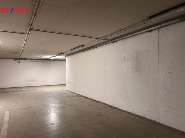 Prodej garážového stání, Hradec Králové - Pražské Předměstí, Haškova, 19 m2