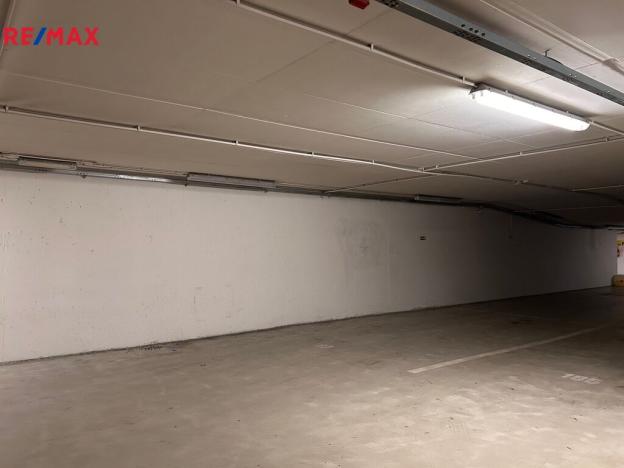 Prodej garážového stání, Hradec Králové - Pražské Předměstí, Haškova, 19 m2