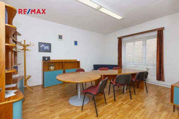 Prodej obchodního prostoru, Dašice, náměstí T. G. Masaryka, 957 m2