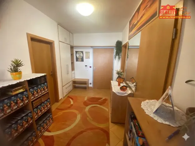 Prodej bytu 2+kk, Praha - Uhříněves, Nové náměstí, 57 m2