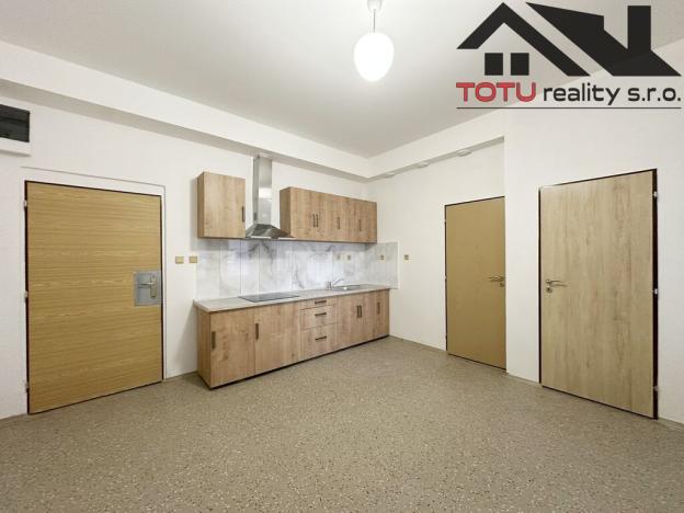 Pronájem bytu 2+1, Jaroměř, Husova, 65 m2