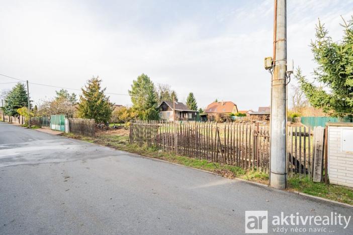 Prodej pozemku pro bydlení, Libiš, Jiskrova, 927 m2
