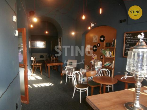 Pronájem obchodního prostoru, Opava, Dolní náměstí, 37 m2