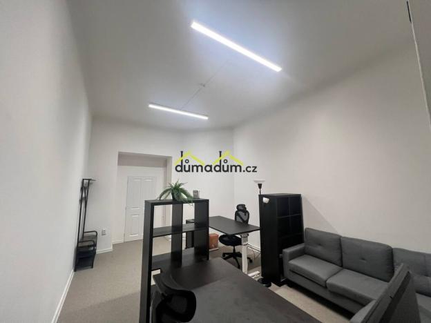 Pronájem kanceláře, Praha, Pernerova, 88 m2