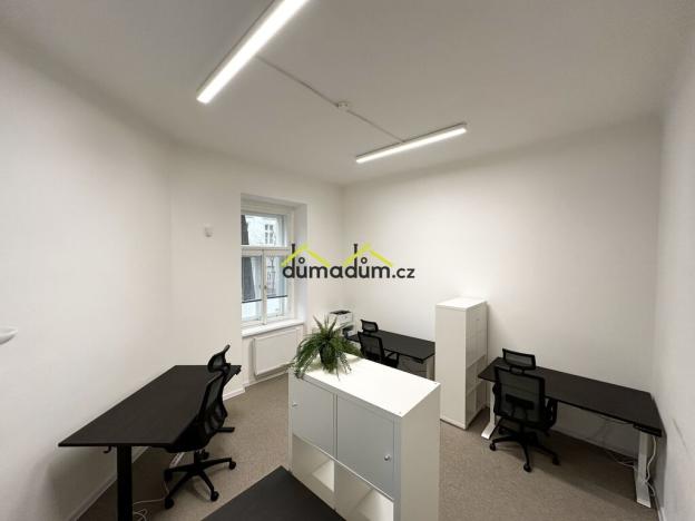 Pronájem kanceláře, Praha, Pernerova, 88 m2