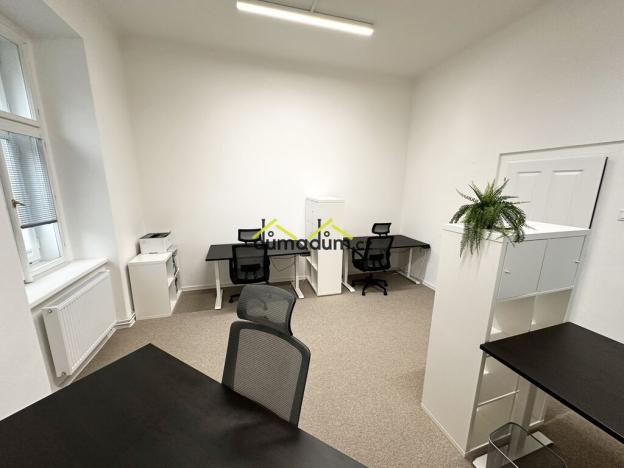 Pronájem kanceláře, Praha, Pernerova, 88 m2