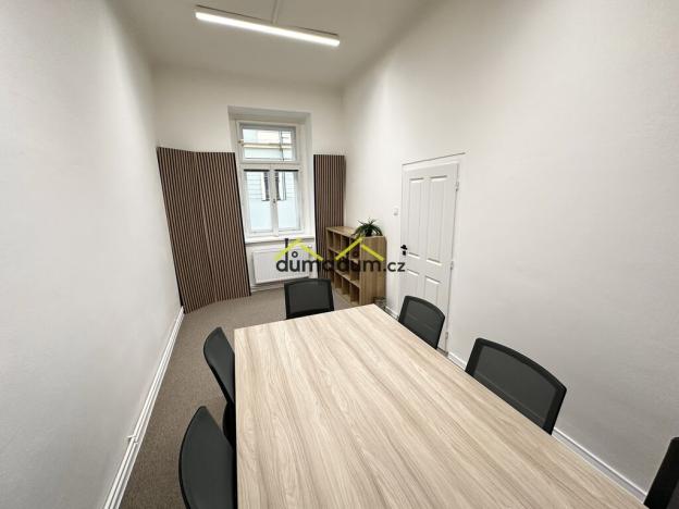 Pronájem kanceláře, Praha, Pernerova, 88 m2