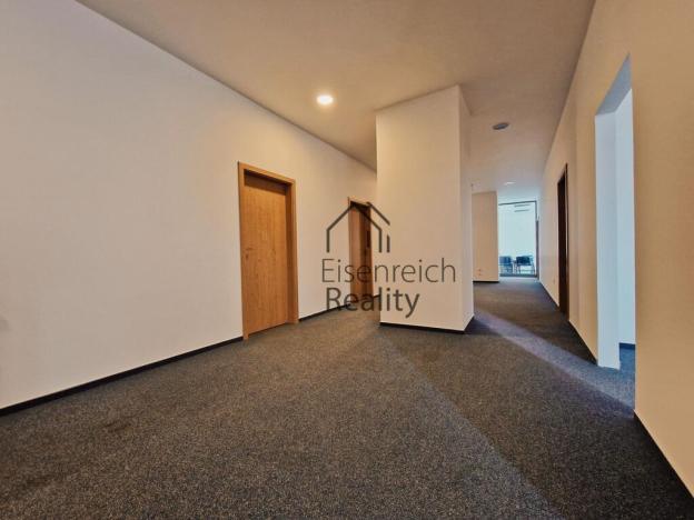 Pronájem kanceláře, Hradec Králové - Nový Hradec Králové, Na Brně, 250 m2