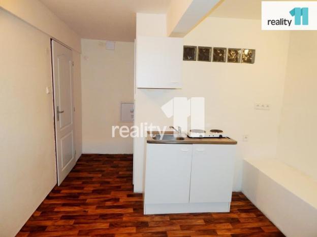 Pronájem bytu 1+kk, Praha - Hrdlořezy, Českobrodská, 20 m2