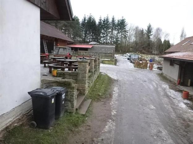 Dražba rodinného domu, Býšť, 1618 m2