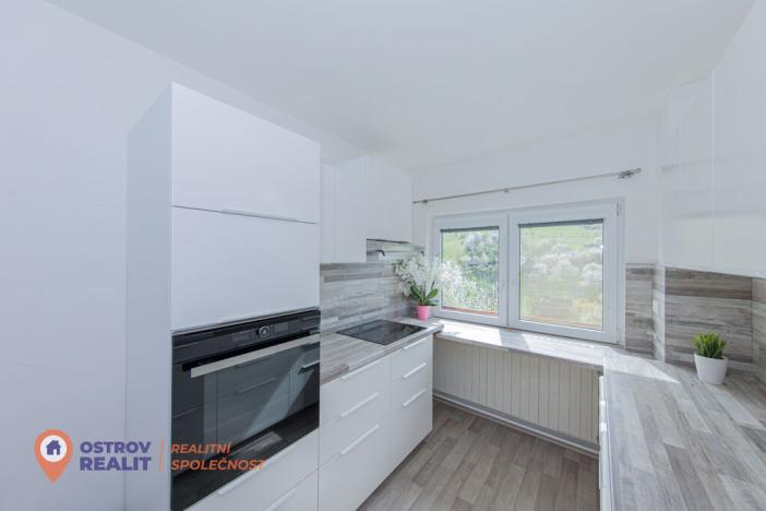 Prodej bytu 4+1, Všemina, 72 m2