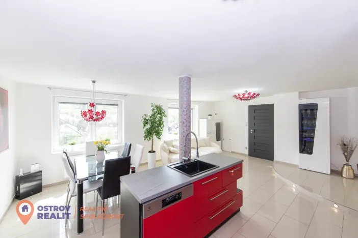 Prodej bytu 4+kk, Všemina, 72 m2