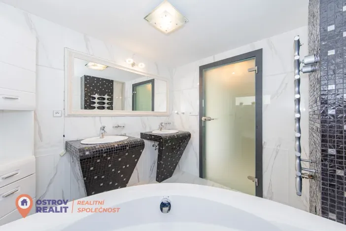 Prodej bytu 4+kk, Všemina, 72 m2