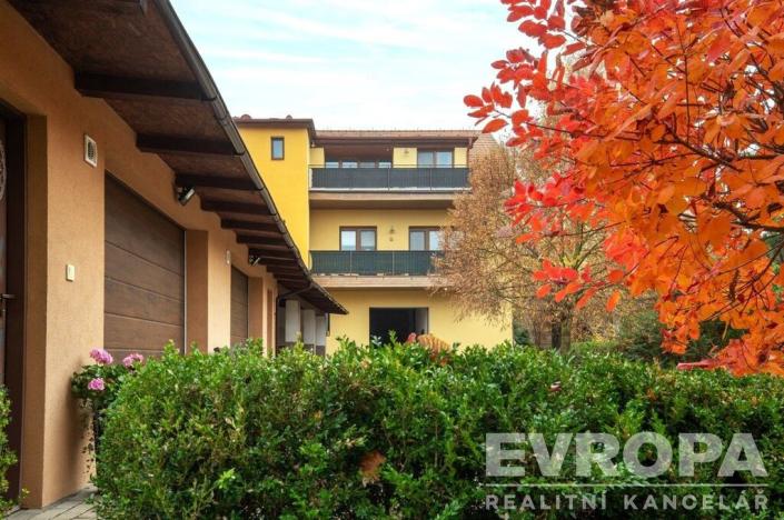 Prodej činžovního domu, Praha - Lipence, 958 m2