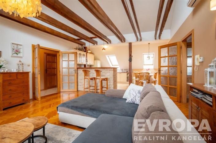 Prodej činžovního domu, Praha - Lipence, 958 m2