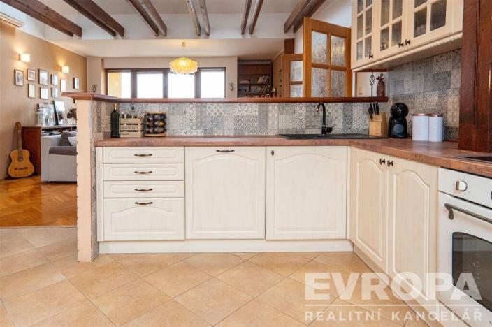 Prodej činžovního domu, Praha - Lipence, 958 m2