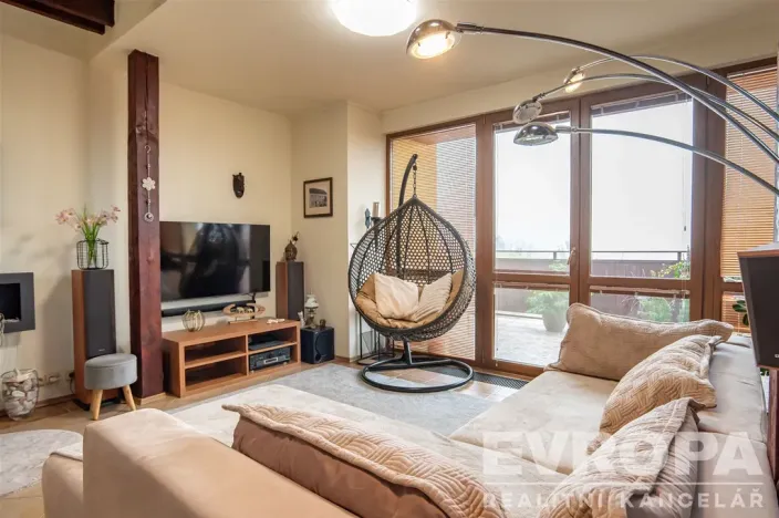 Prodej činžovního domu, Praha - Lipence, 958 m2