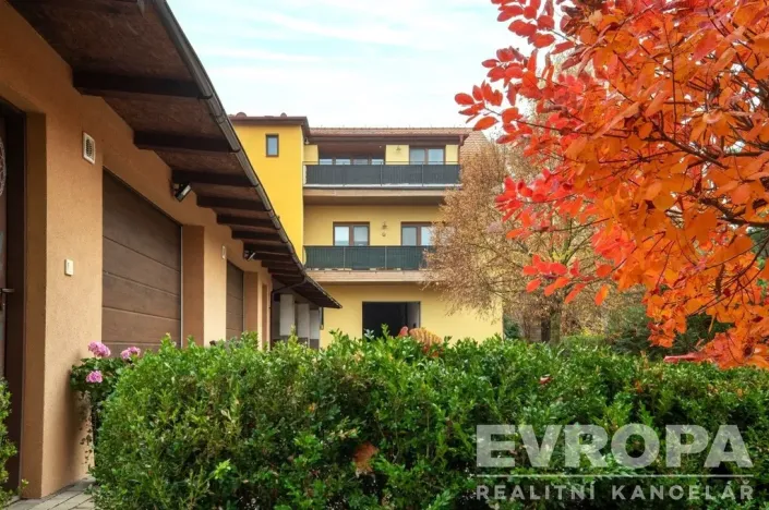 Prodej činžovního domu, Praha - Lipence, 958 m2