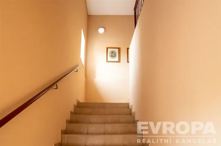 Prodej činžovního domu, Praha - Lipence, 958 m2