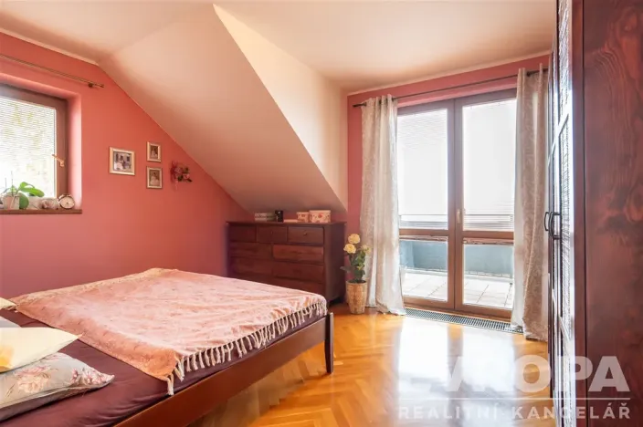 Prodej činžovního domu, Praha - Lipence, 958 m2