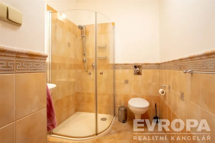 Prodej činžovního domu, Praha - Lipence, 958 m2