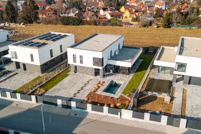 Pronájem rodinného domu, Vestec, V Lukách, 313 m2